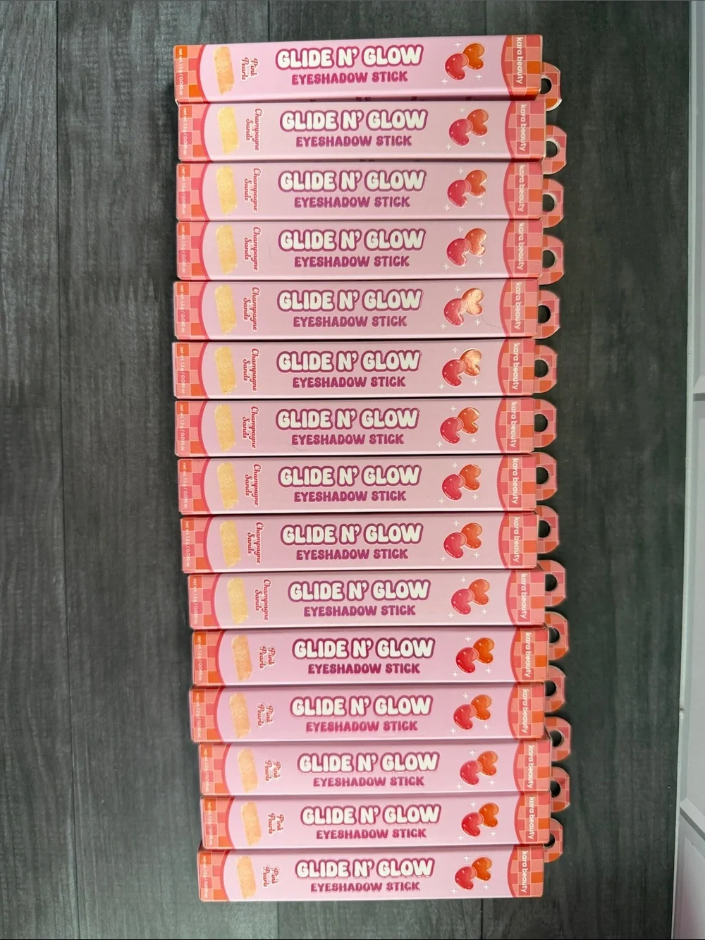 15 LOT Clio Glide N' Glow Eyeshadow Stick - Pink - 9 champagne sands & 6 Pink